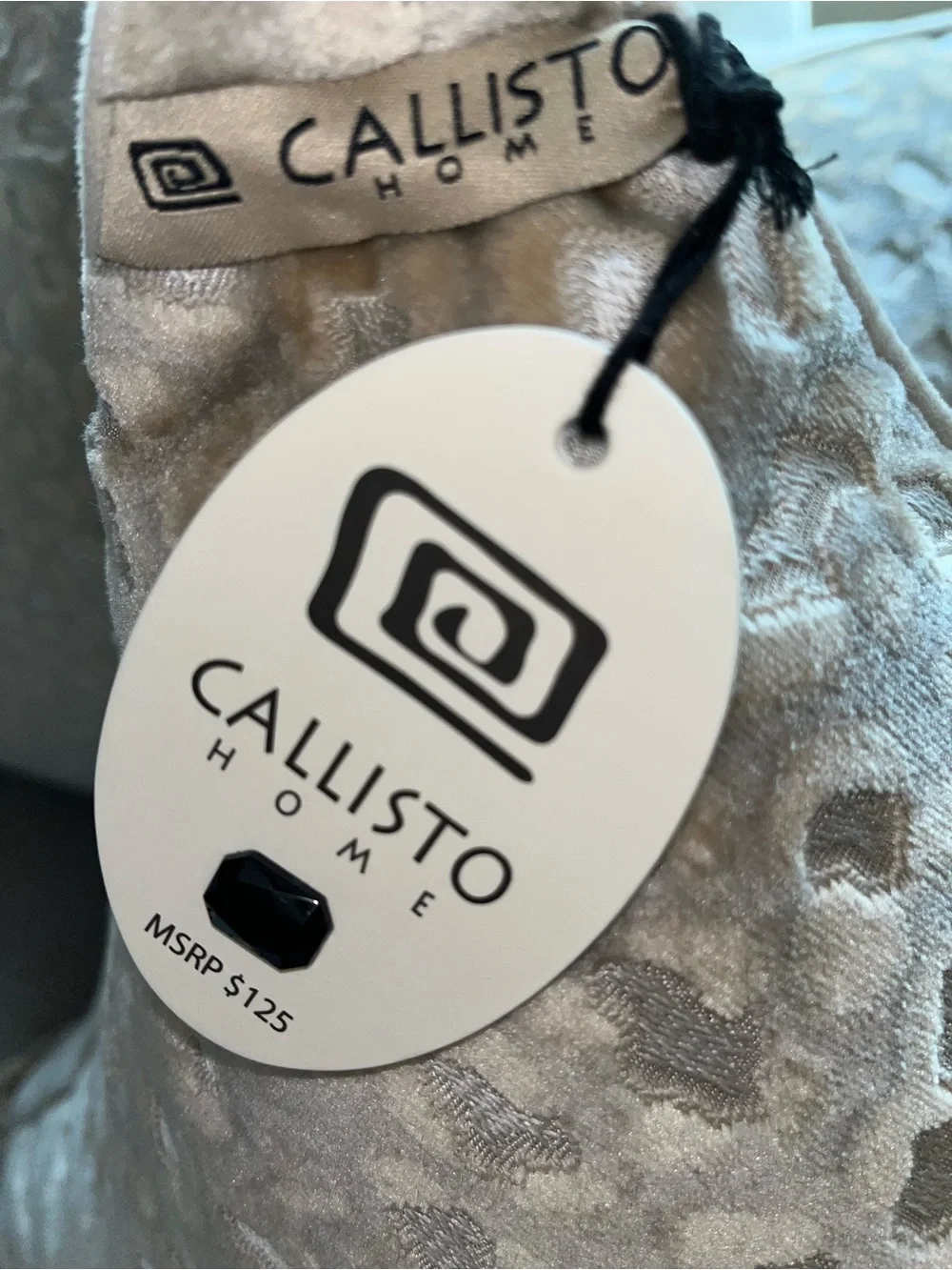 1-NWT CALLISTO HOME GOLD GRAY LEOPARD DESIGN LUXURY DECORATIVE PILLOW(T02753F11)